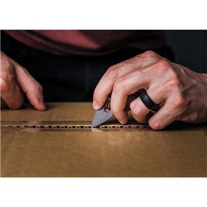 Spark Necklace Black