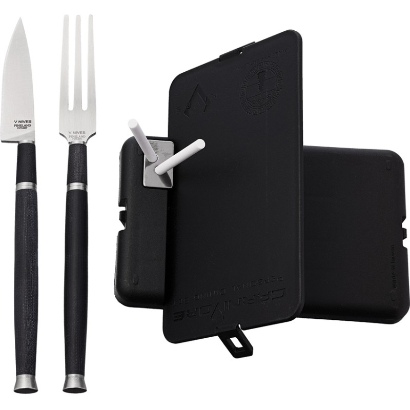 Pineland CarniVore Dining Set