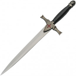 Helmet Crusader Dagger