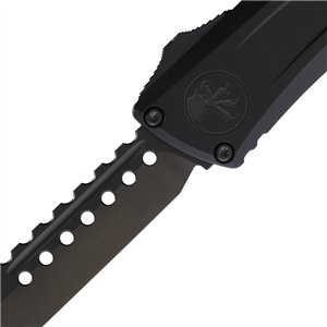 Auto Combat Troodon Hellhound