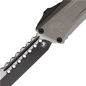 Auto Combat Troodon Hellhound