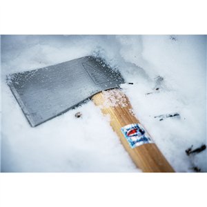 The Commander Throwing Axe