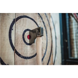 Queen of Hearts Throwing Axe