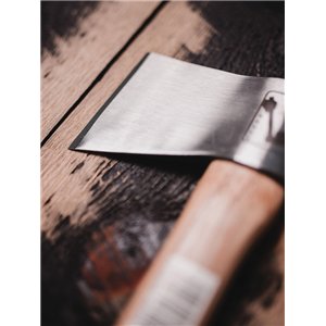 Lieutenant Throwing Axe